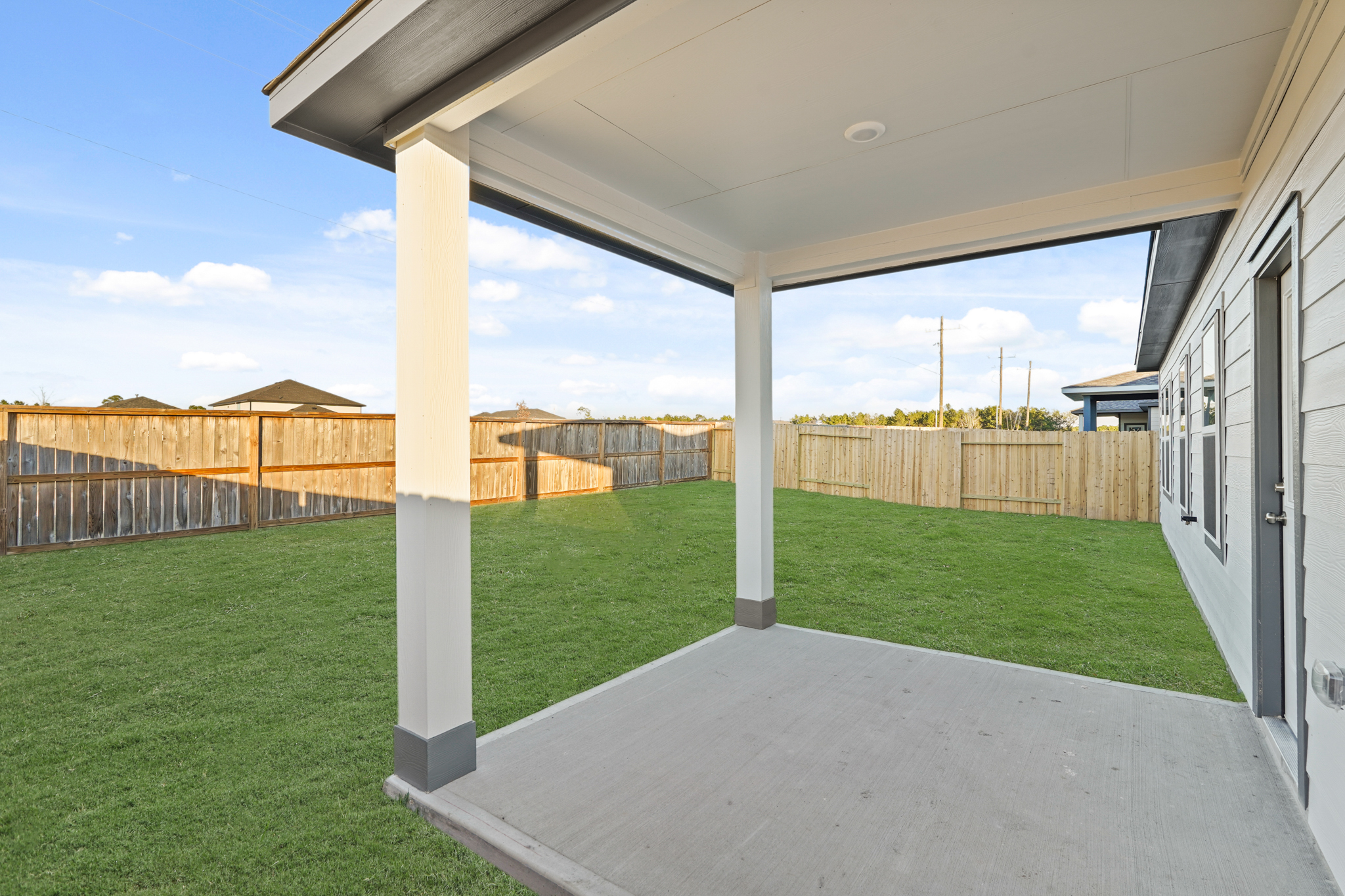 A covered patio with a covered patio.